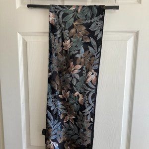 Cejon - scarf - black velvet with flower pattern